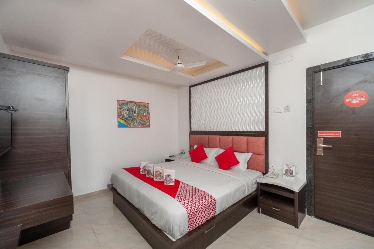 Capital O Admire Suit Hospitality Chennai Exterior foto