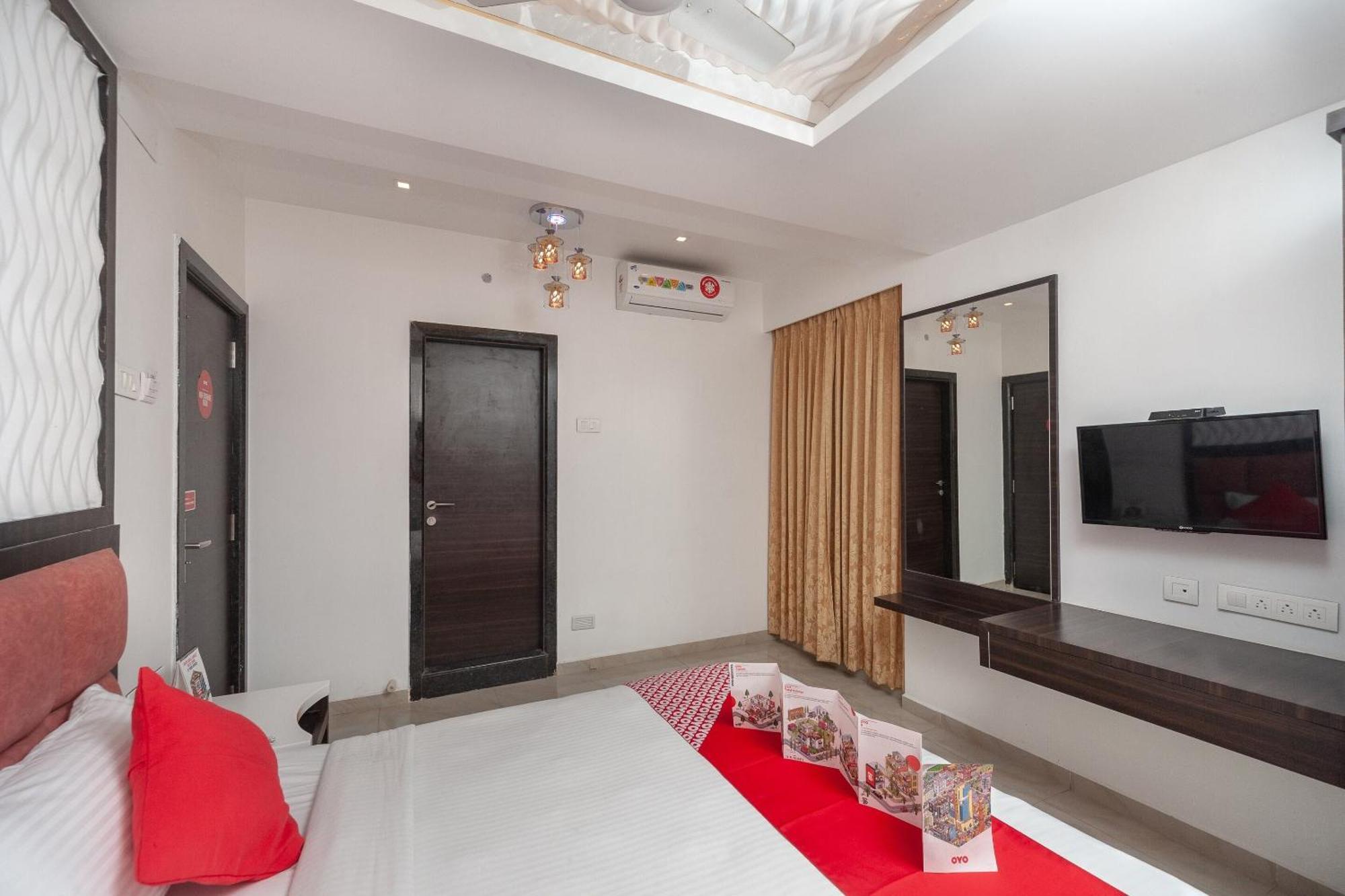Capital O Admire Suit Hospitality Chennai Exterior foto