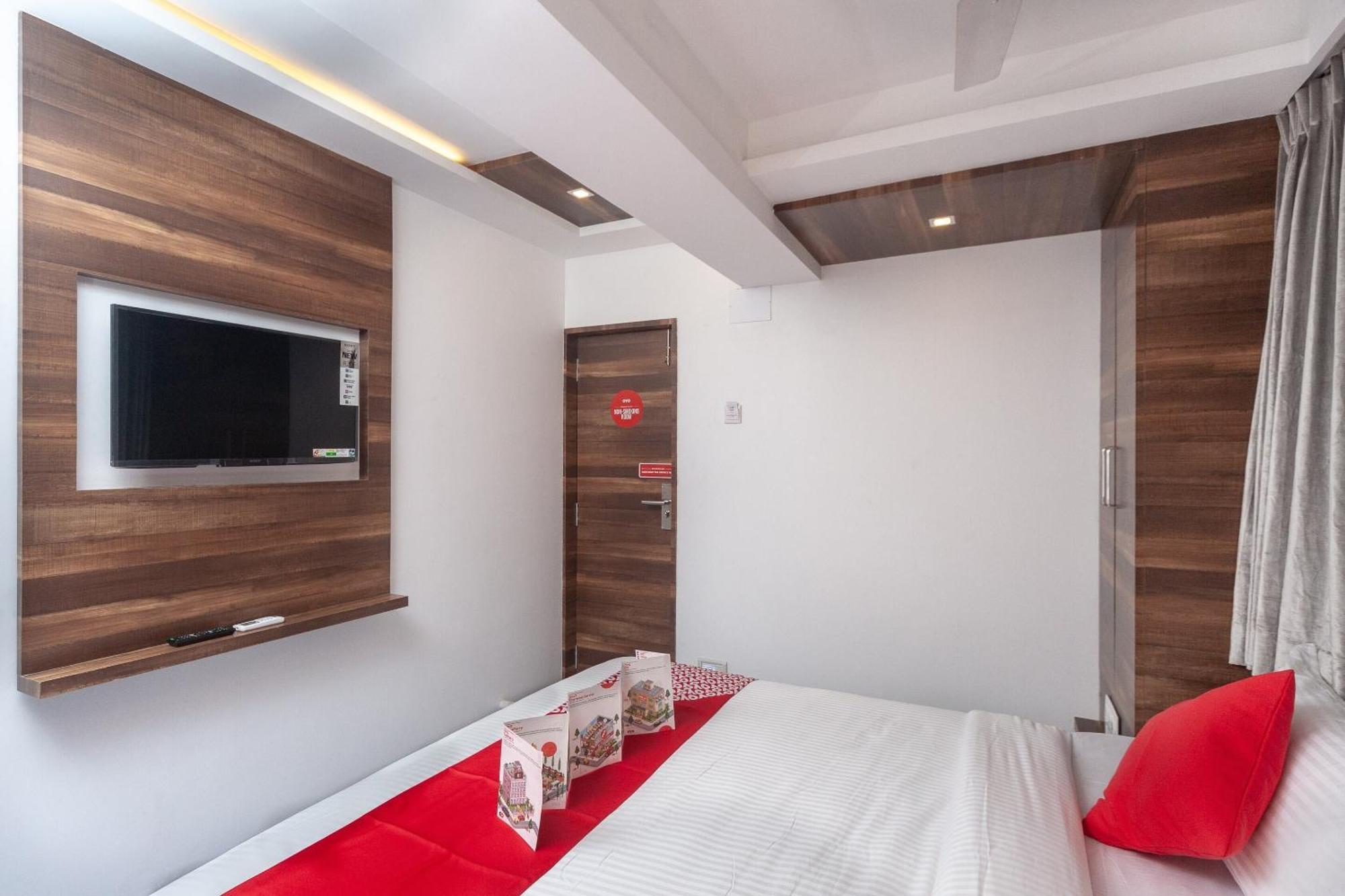 Capital O Admire Suit Hospitality Chennai Exterior foto